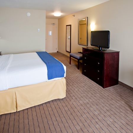 Holiday Inn Express Hotel & Suites Shelbyville By Ihg Zimmer foto