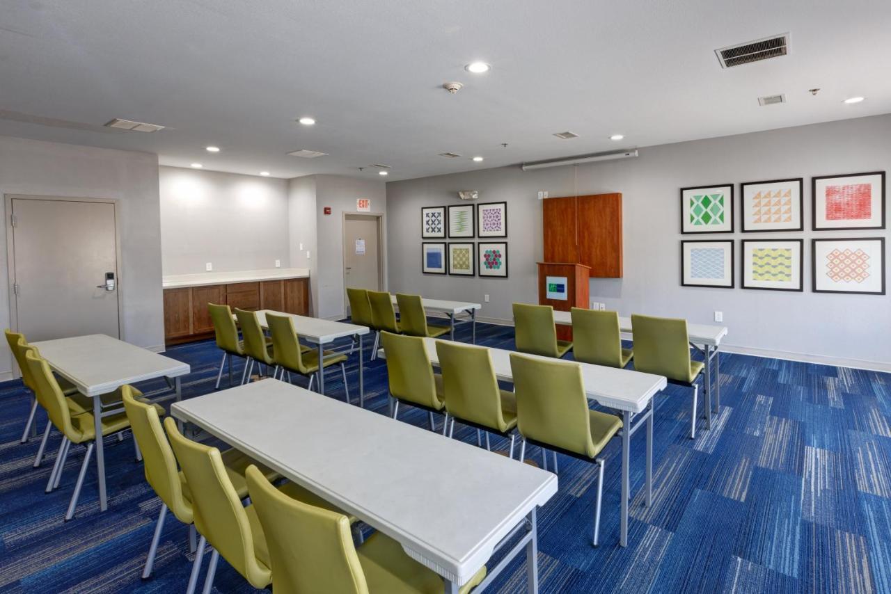 Holiday Inn Express Hotel & Suites Shelbyville By Ihg Exterior foto