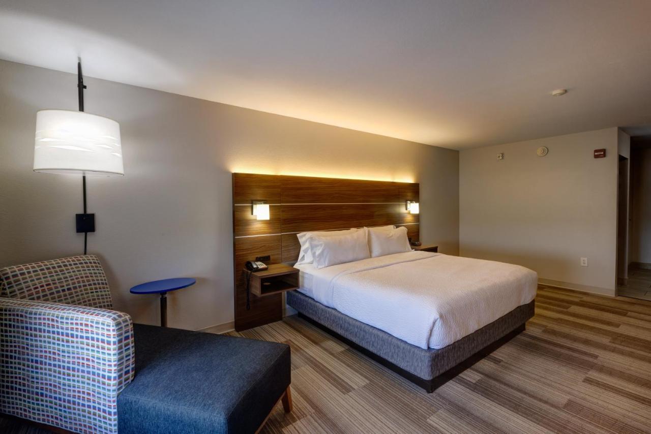 Holiday Inn Express Hotel & Suites Shelbyville By Ihg Exterior foto